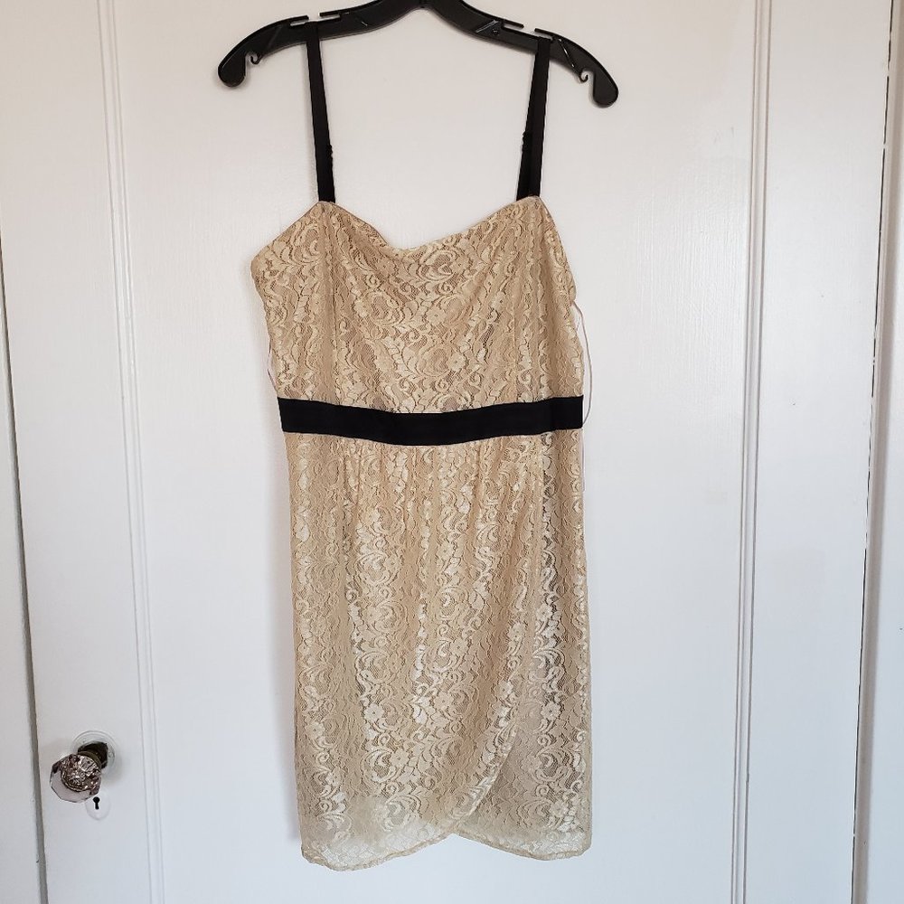 Forever 21 NWT Champagne Lace Prom Cocktail Dress L